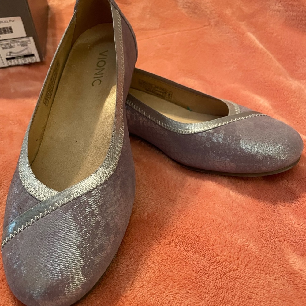 COPY - Silver Vionic ballet flat shoe